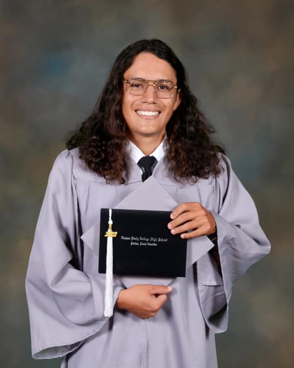 Odell Escorcia Puente, Co-Salutatorian